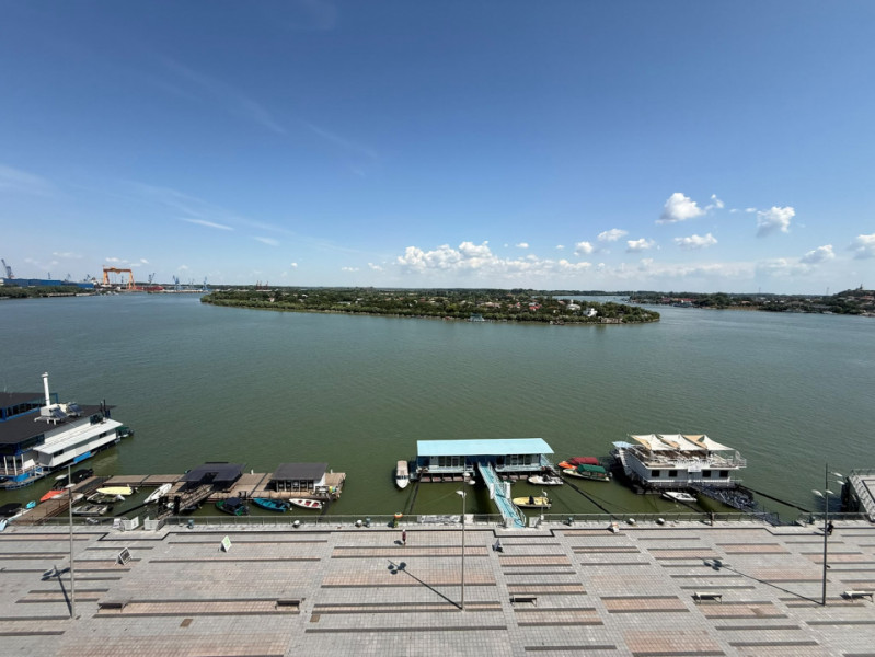Faleza, 2 camere, vedere panoramica spre Dunare, totul nou, renovat integral