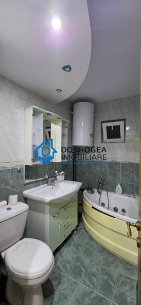 E3- 3 CAMERE DECOMANDAT ETAJ 2,   CENTRALA GAZ