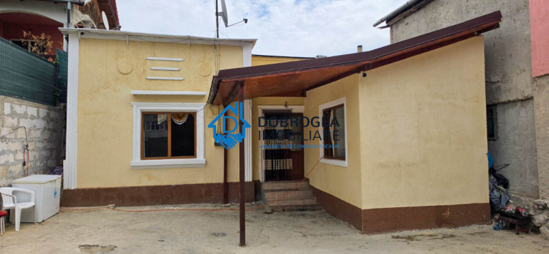 ZONA CENTRALA- CASA 2 CAMERE ,TEREN 205 MP
