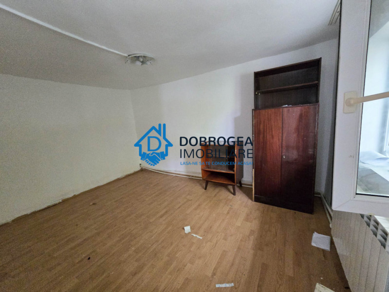  ZONA CENTRALA- CASA 3 CAMERE, TEREN 165MP