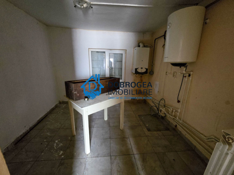  ZONA CENTRALA- CASA 3 CAMERE, TEREN 165MP