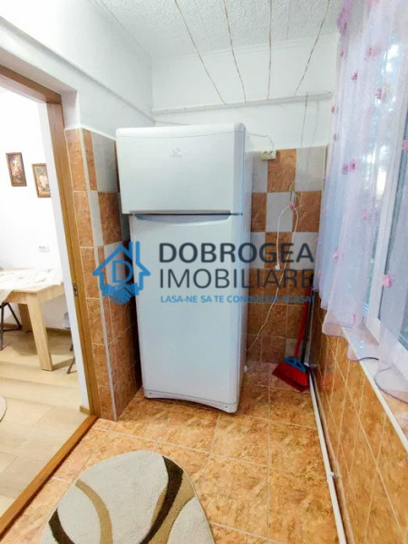 E3 - 2 CAMERE, DECOMANDAT, ETAJ 2, CENTRALA GAZ