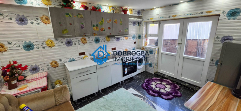 ZONA PACII- CASA 4 CAMERE,  TEREN 228  MP