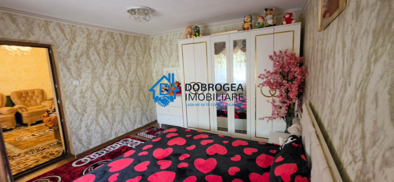 ZONA PACII- CASA 4 CAMERE,  TEREN 228  MP