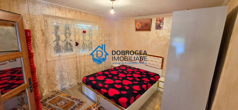 ZONA PACII- CASA 4 CAMERE,  TEREN 228  MP