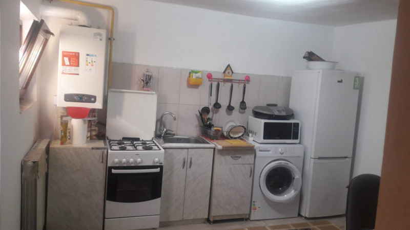  ZONA CENTRALA- CASA  2 CAMERE DE INCHIRIAT