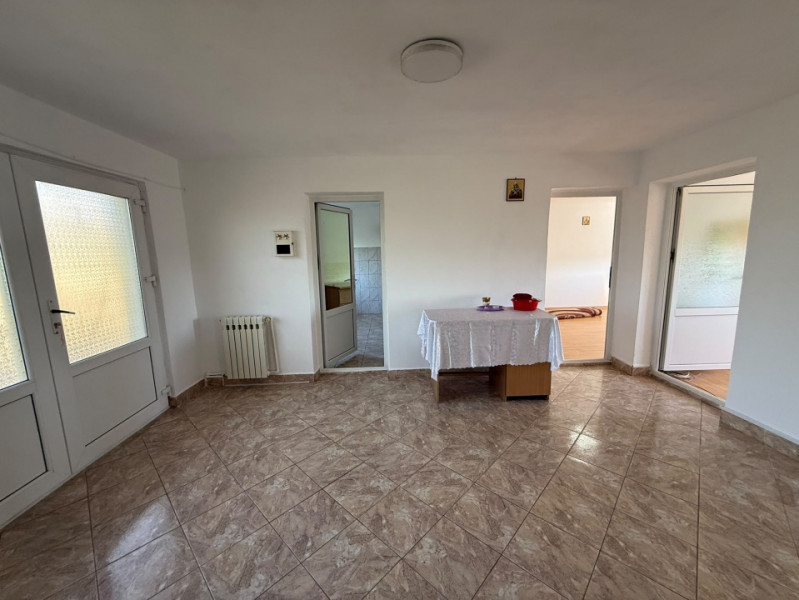 Apartament de închiriat în vilă – Zona Avram Iancu, 3 camere, nemobilat