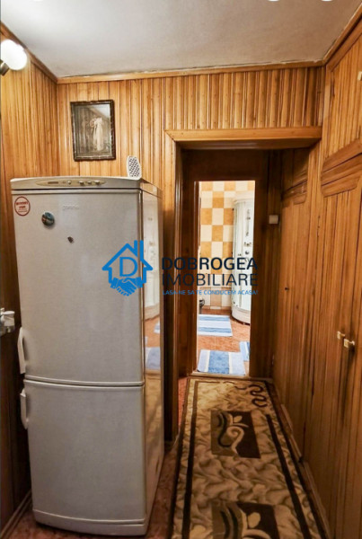 SPITALULUI- 2 CAMERE DECOMANDAT , CENTRALA GAZ ,ETAJ 2