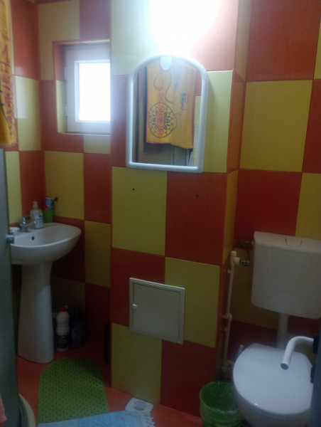 ZONA VEST- APARTAMENT DE 2 CAMERE , ETAJ 1, CENTRALA GAZ