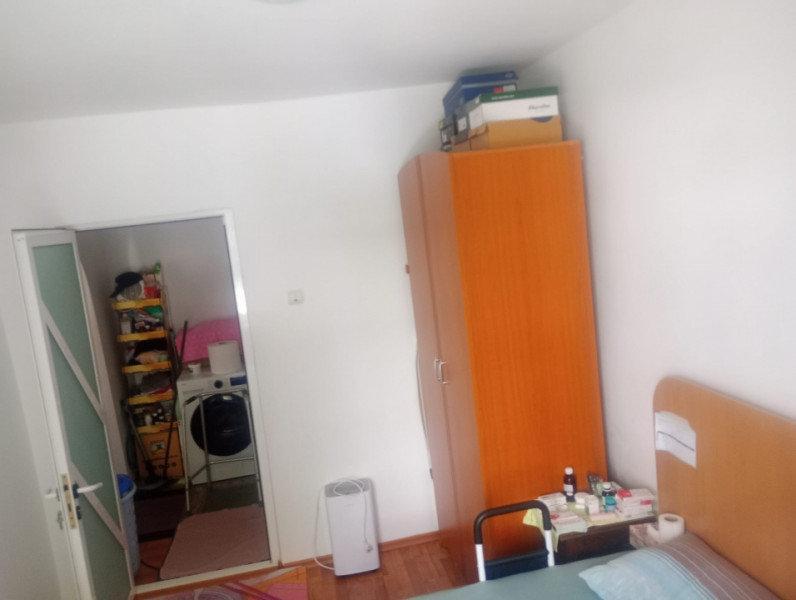 ZONA VEST- APARTAMENT DE 2 CAMERE , ETAJ 1, CENTRALA GAZ