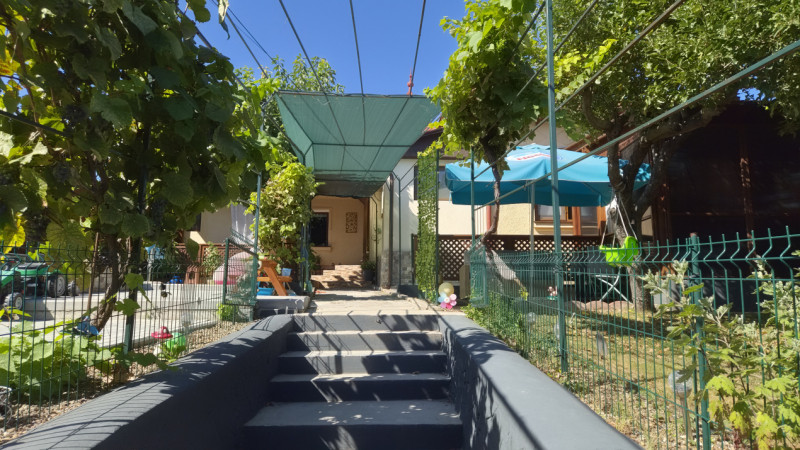 ULTRACENTRAL-CASA 4 CAMERE ,TEREN 677 MP, DESCHIDERE 27 MP, CENTRALA GAZ