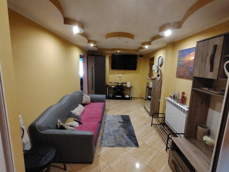 C5 - APARTAMENT 2 CAMERE  TRANSFORMAT IN 3,CENTRALA GAZ
