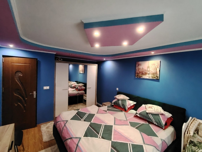 C5 - APARTAMENT 2 CAMERE  TRANSFORMAT IN 3,CENTRALA GAZ