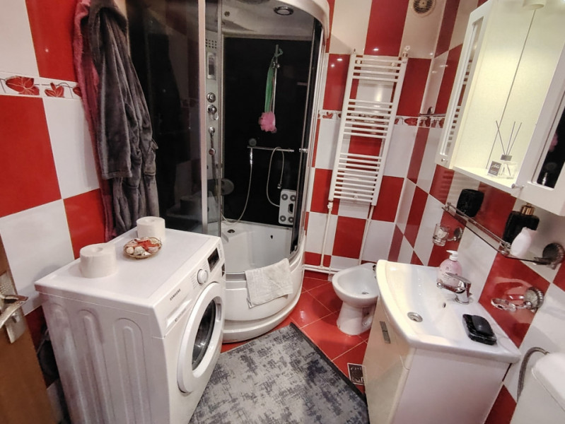 C5 - APARTAMENT 2 CAMERE  TRANSFORMAT IN 3,CENTRALA GAZ
