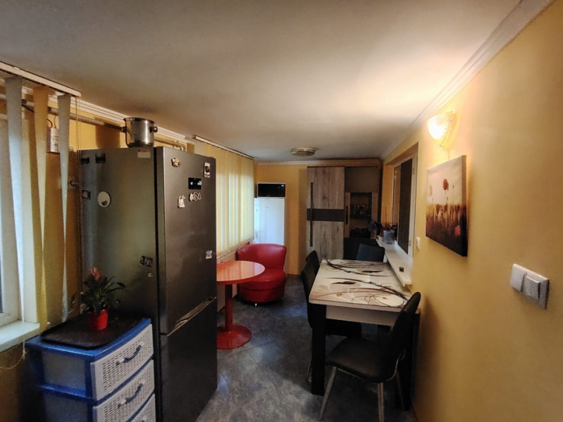 C5 - APARTAMENT 2 CAMERE  TRANSFORMAT IN 3,CENTRALA GAZ