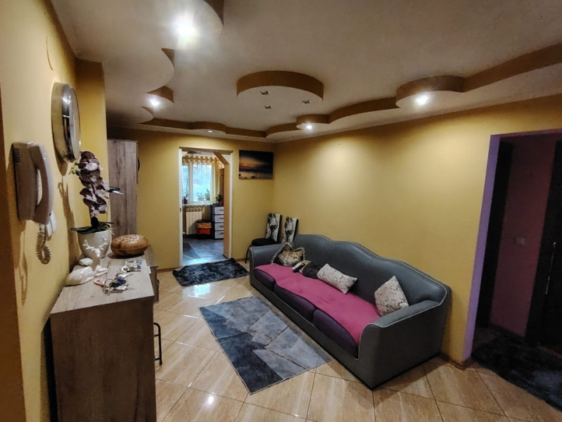 C5 - APARTAMENT 2 CAMERE  TRANSFORMAT IN 3,CENTRALA GAZ