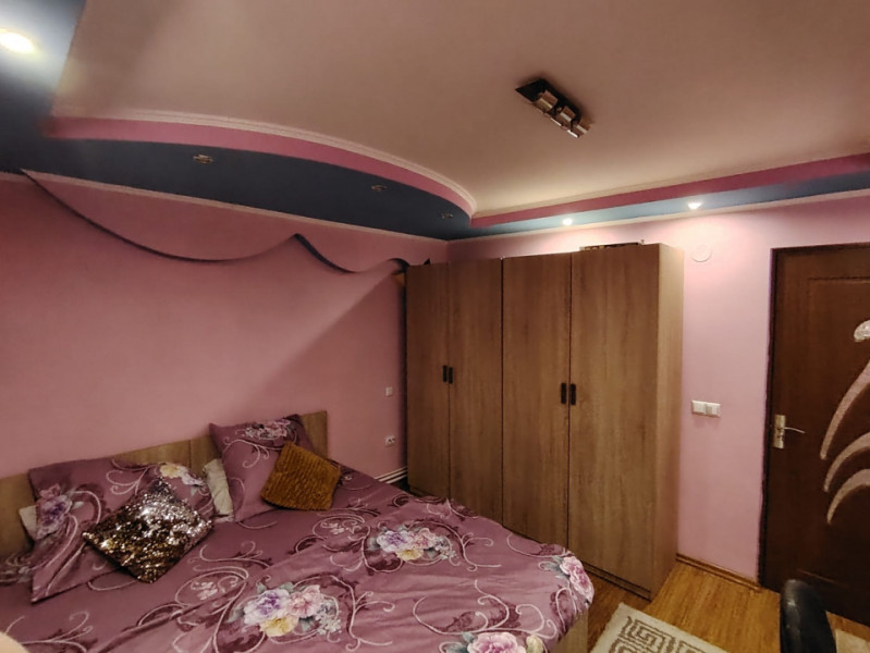 C5 - APARTAMENT 2 CAMERE  TRANSFORMAT IN 3,CENTRALA GAZ