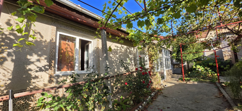 ZONA CENTRALA- CASA 5 CAMERE, CENTRALA GAZ
