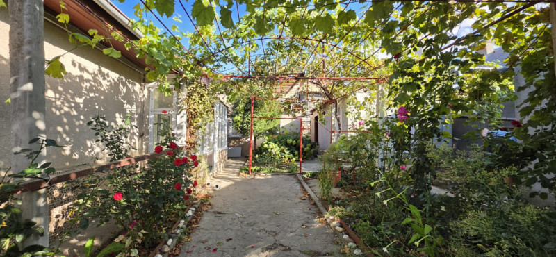 ZONA CENTRALA- CASA 5 CAMERE, CENTRALA GAZ