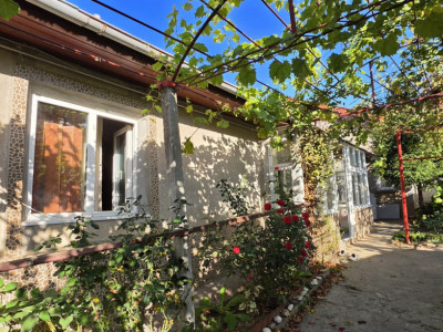 ZONA CENTRALA- CASA 5 CAMERE, CENTRALA GAZ