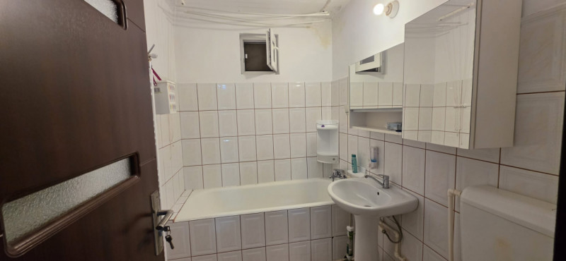 E3- 3 CAMERE DECOMANDAT ETAJ 2, CENTRALA GAZ