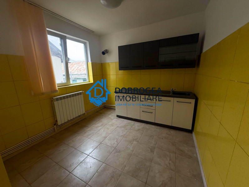  DE INCHIRIAT  VILA P+E - ZONA ALEXANDRU CEL BUN