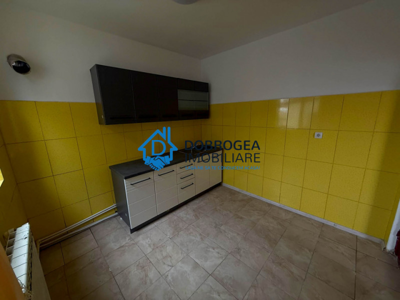  DE INCHIRIAT  VILA P+E - ZONA ALEXANDRU CEL BUN