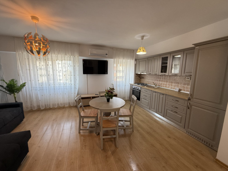 Ultracentral, renovat, mobilat-utilat, centrala