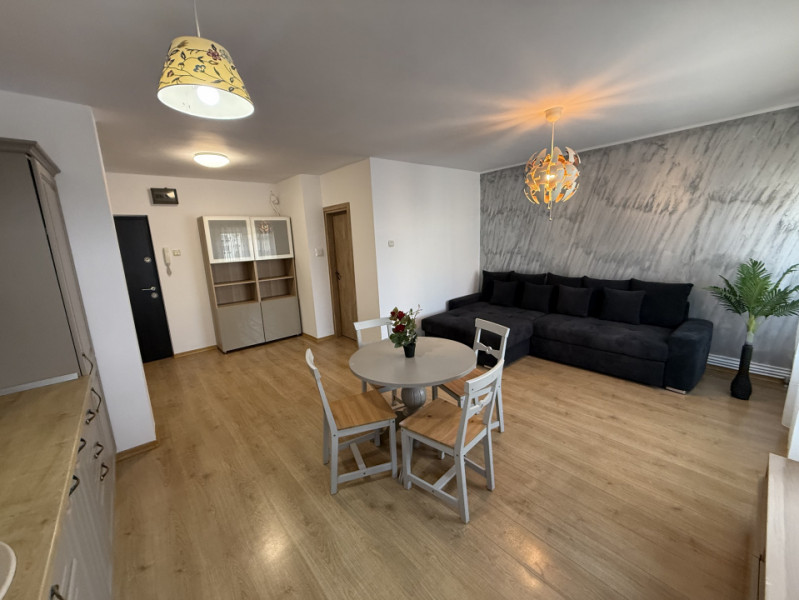 Ultracentral, renovat, mobilat-utilat, centrala
