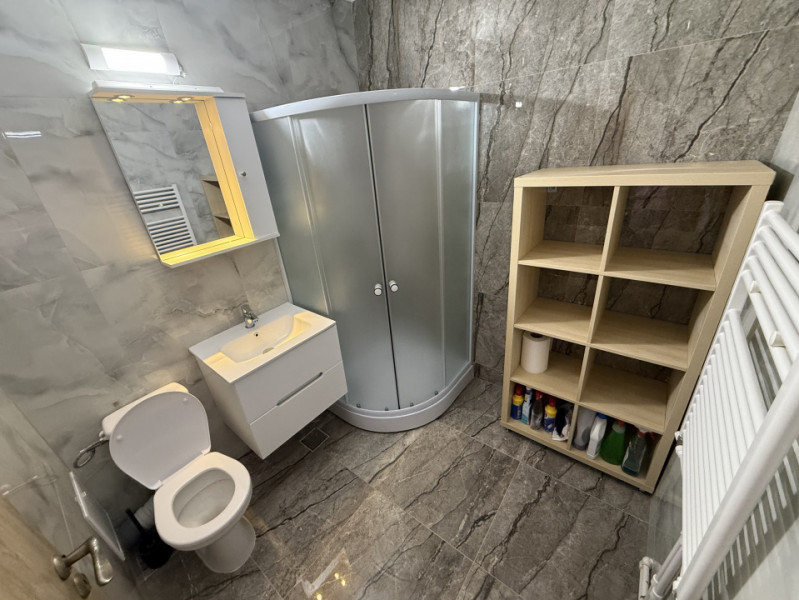 Ultracentral, renovat, mobilat-utilat, centrala