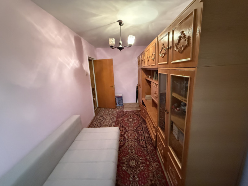 NEPTUN, 3 camere, etaj 3, semi-decomandat