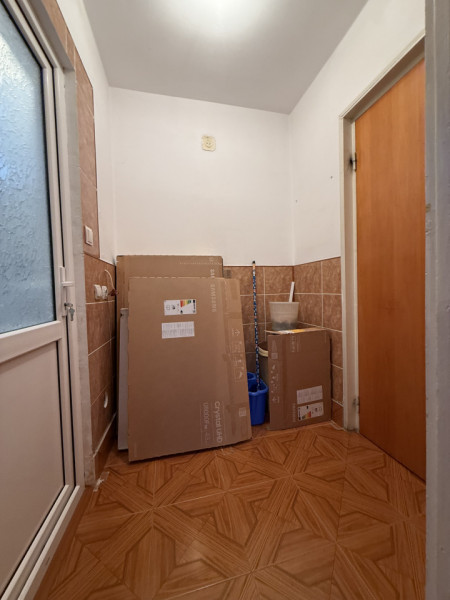 NEPTUN, 3 camere, etaj 3, semi-decomandat