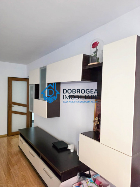 ETAJ 1 , 3 CAMERE DECOMANDAT -ZONA E3 