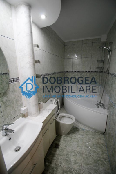 E3, 4 cam 107 mp, renovat, centrala pe gaz, AC, loc de parcare