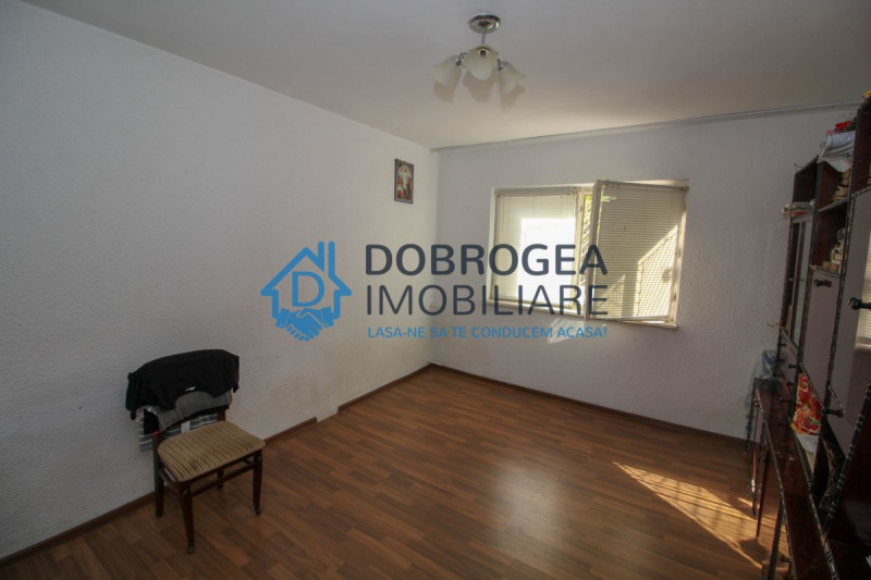 2 camere 49 mp, Spitalului, partial renovat, parter, balcon,  beci