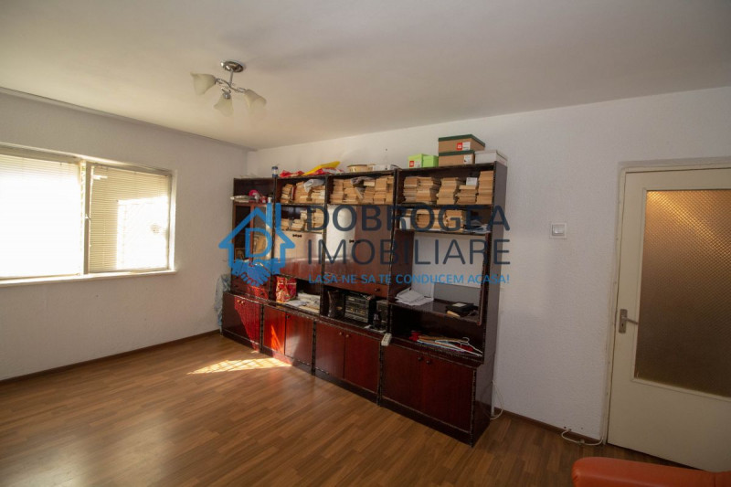 2 camere 49 mp, Spitalului, partial renovat, parter, balcon,  beci