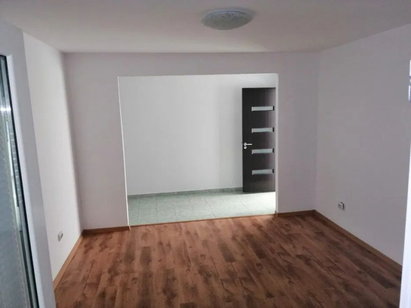 Dallas, 3 camere, 82 mp, parter, renovat complet 