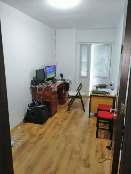 Dallas, 3 camere, 82 mp, parter, renovat complet 