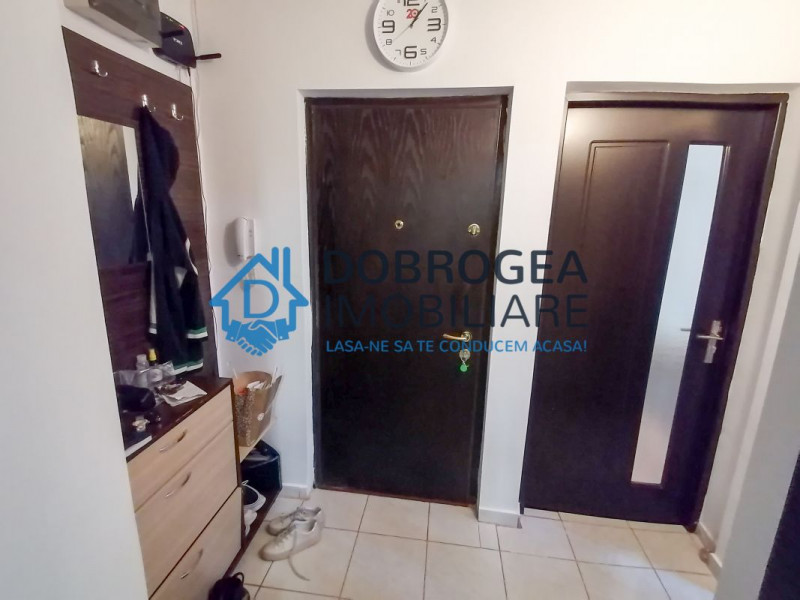 3 camere, E3, centrala gaz, utilat mobilat, TV si net incluse in pret