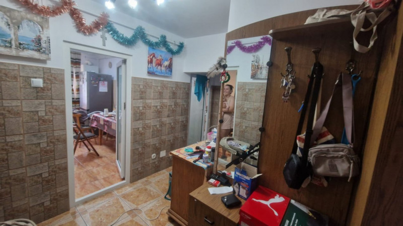  SPITALULUI   -3 CAMERE DECOMANDAT ,ETAJ 2, CENTRALA GAZ