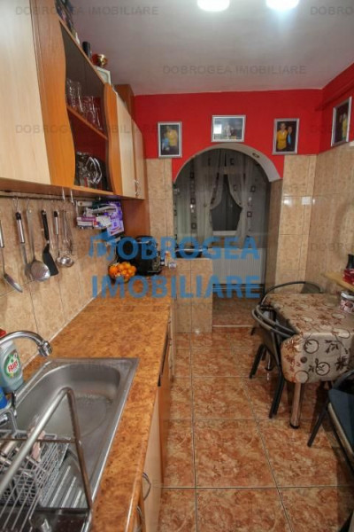 Portului, apartament 2 camere 54 mp, renovat, centrala pe gaz