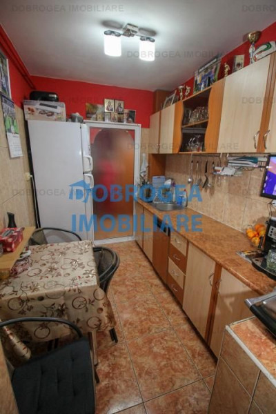 Portului, apartament 2 camere 54 mp, renovat, centrala pe gaz