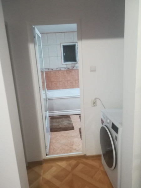 1848, 2 camere, etaj 1, mobilat si utilat ultramodern, centrala pe gaz