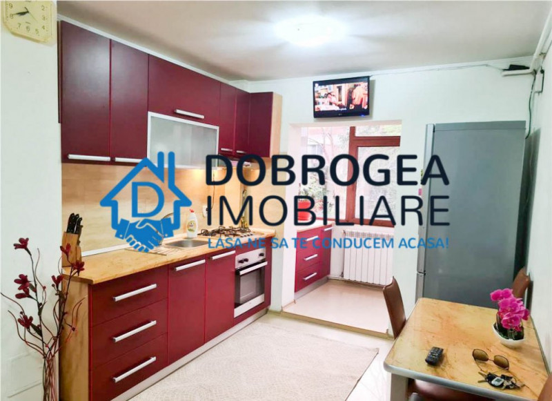 C5, Str. Gavrilov Corneliu, 3 camere, 70 mp, etajul 2, centrala proprie
