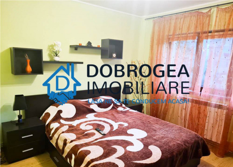 C5, Str. Gavrilov Corneliu, 3 camere, 70 mp, etajul 2, centrala proprie