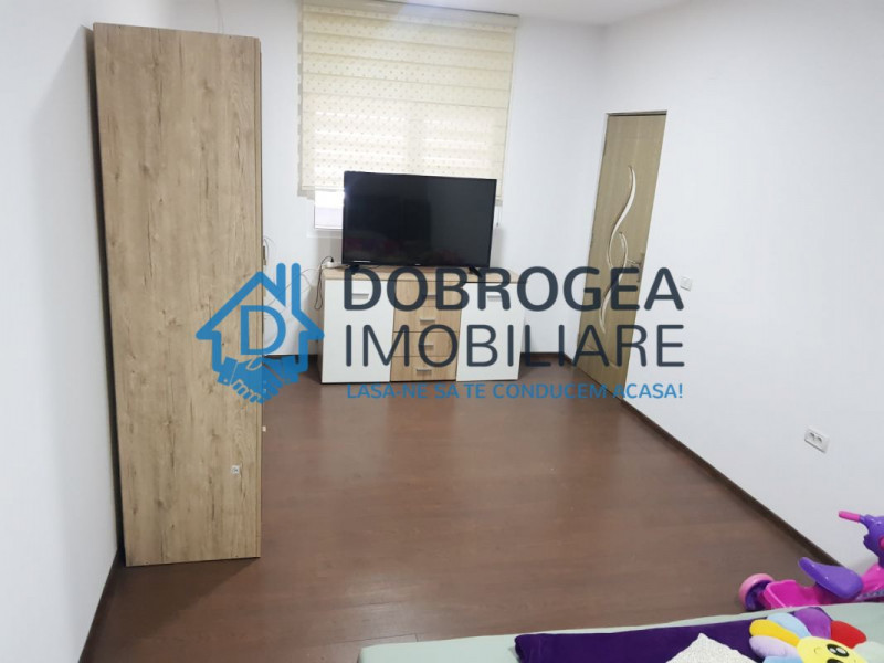 Zona centrala, casa cu 3 camere, 90 mp, mobilata ultramodern