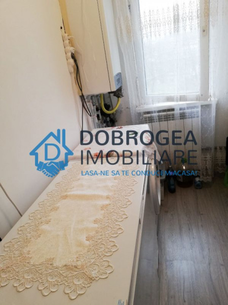 Alunisului, 3 camere, etajul 1, renovat, centrala proprie