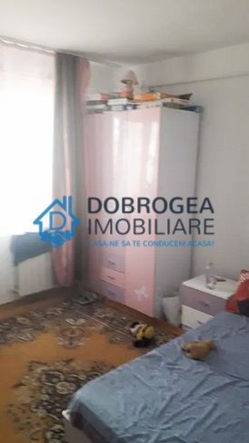 C5, 3 camere, etaj 4, mobilat