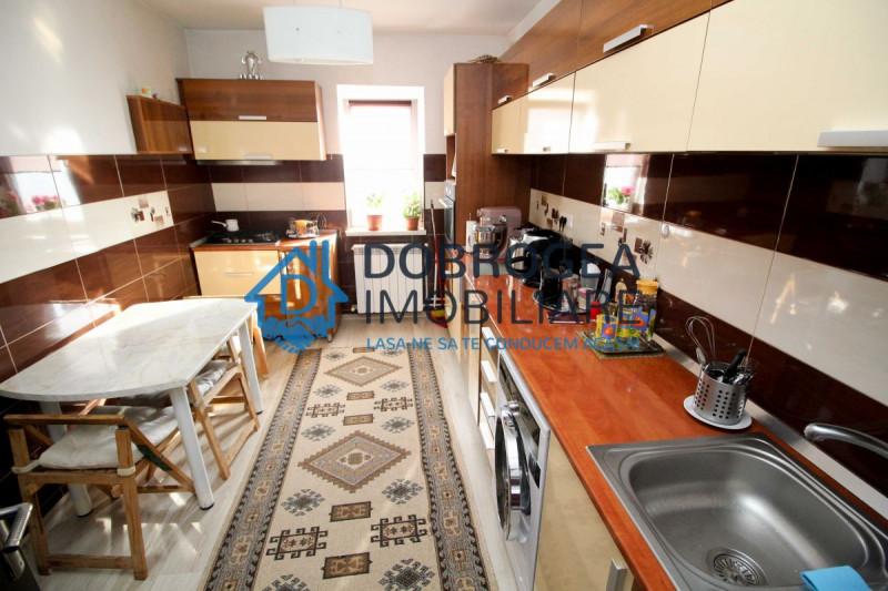 Zona ultracentrala, 3 camere, mobilat