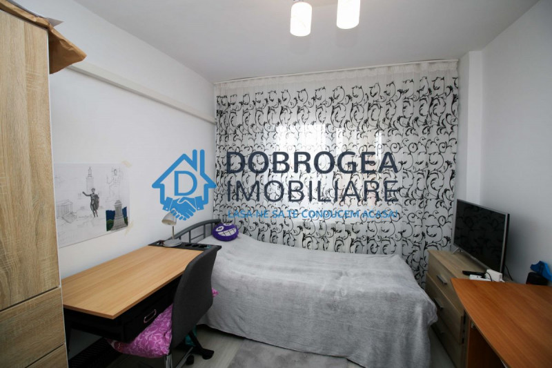 Faleza, 3 camere, Etaj 1, decomandat, renovat